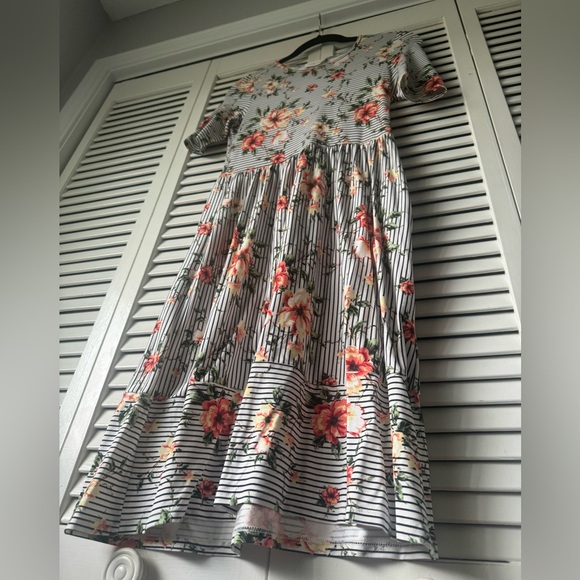 Floral Striped Dress - Picture 2 of 4
